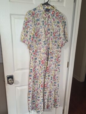 GAP Floral Button-Front Midi Dress in Cream with Multicolor Flowers